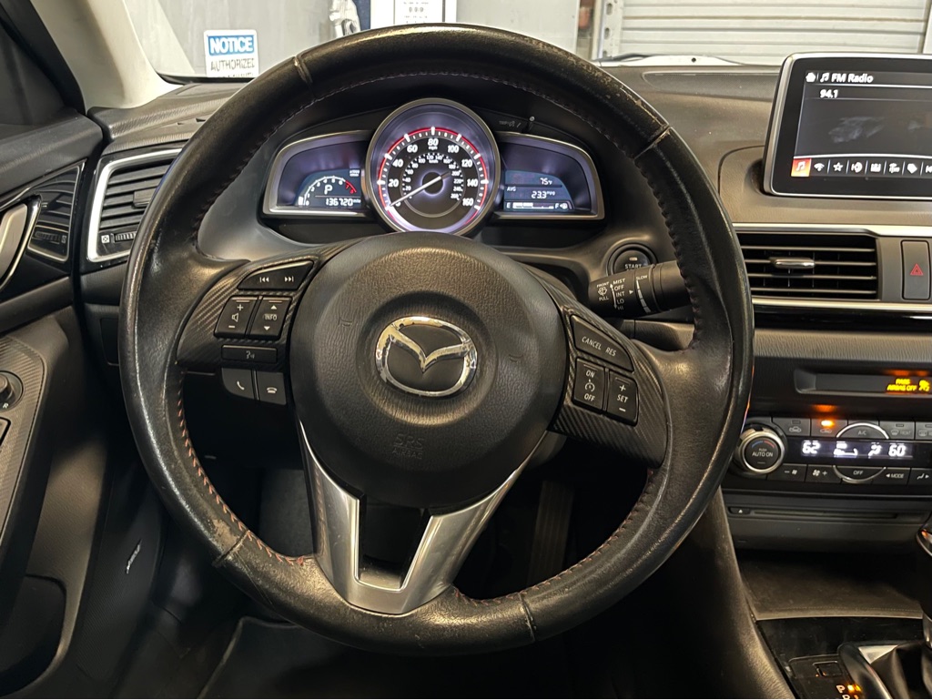 Photo 12 of this MAZDA MAZDA3