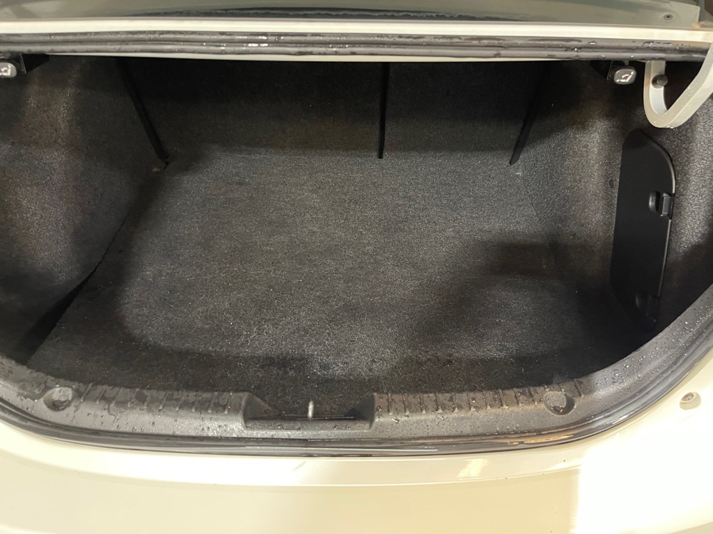 Photo 7 of this MAZDA MAZDA3