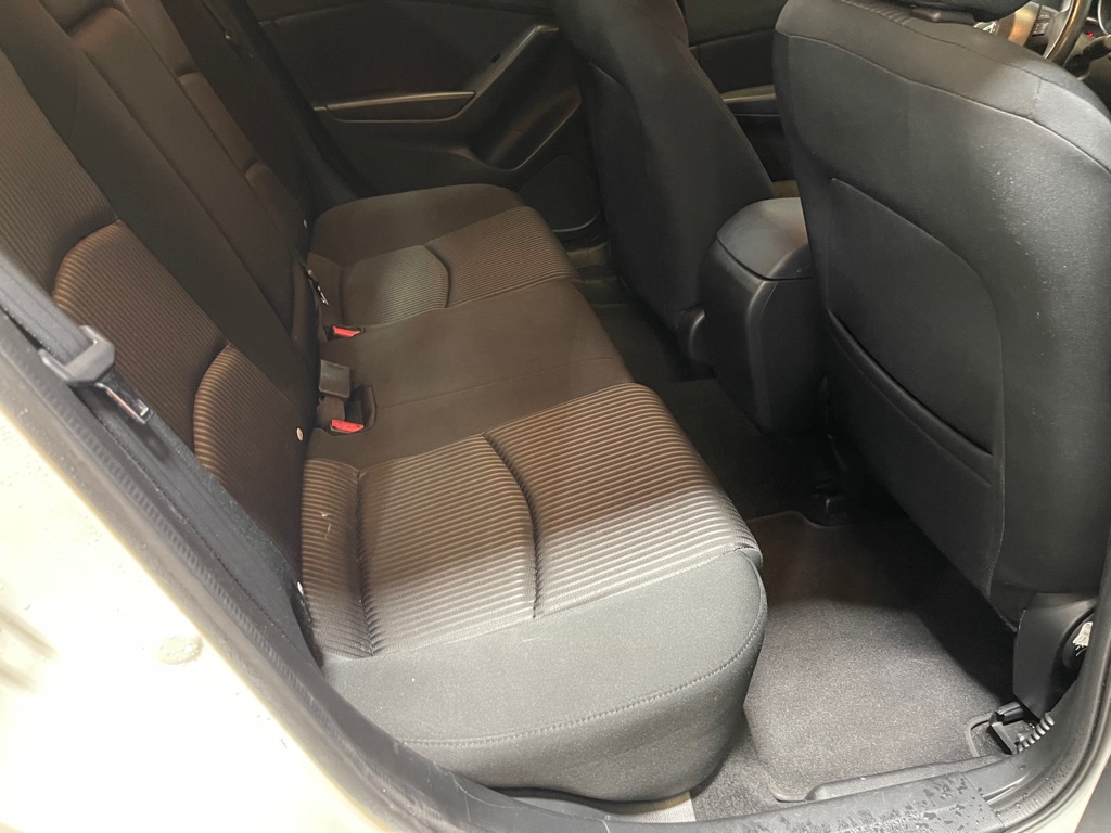 Photo 19 of this MAZDA MAZDA3