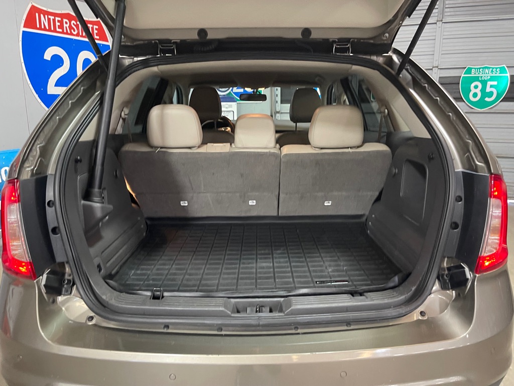 Photo 7 of this FORD EDGE