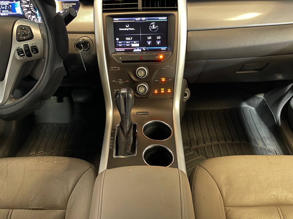 Photo 14 of this FORD EDGE