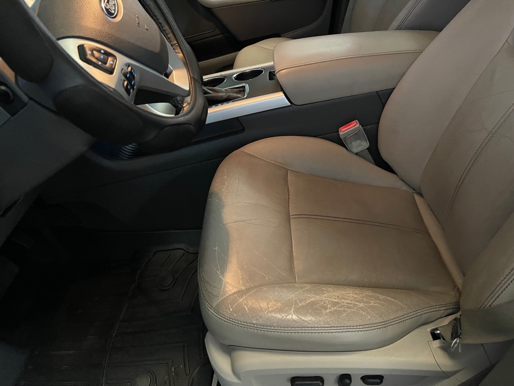 Photo 10 of this FORD EDGE