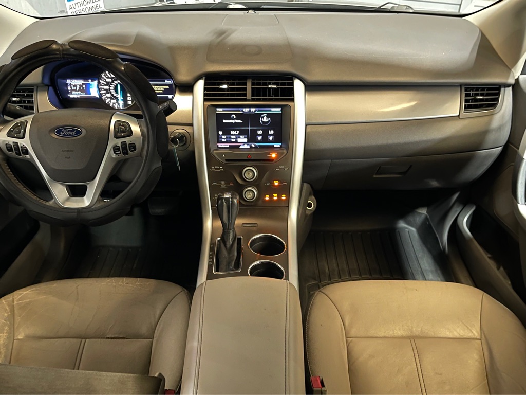 Photo 15 of this FORD EDGE