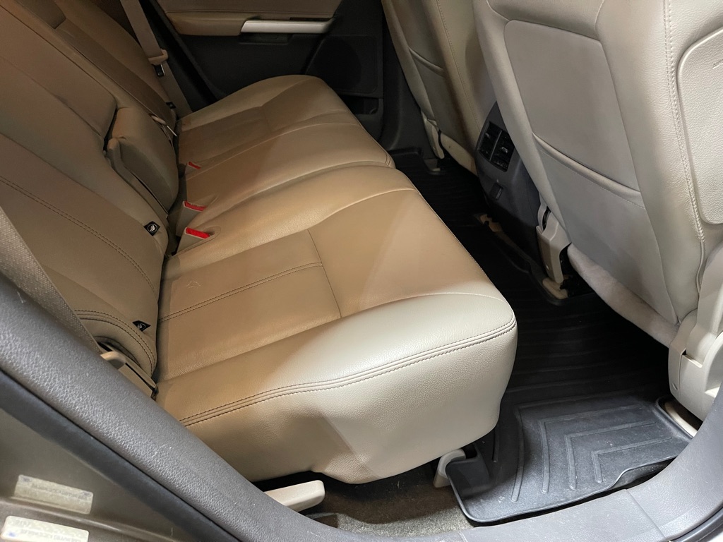 Photo 19 of this FORD EDGE