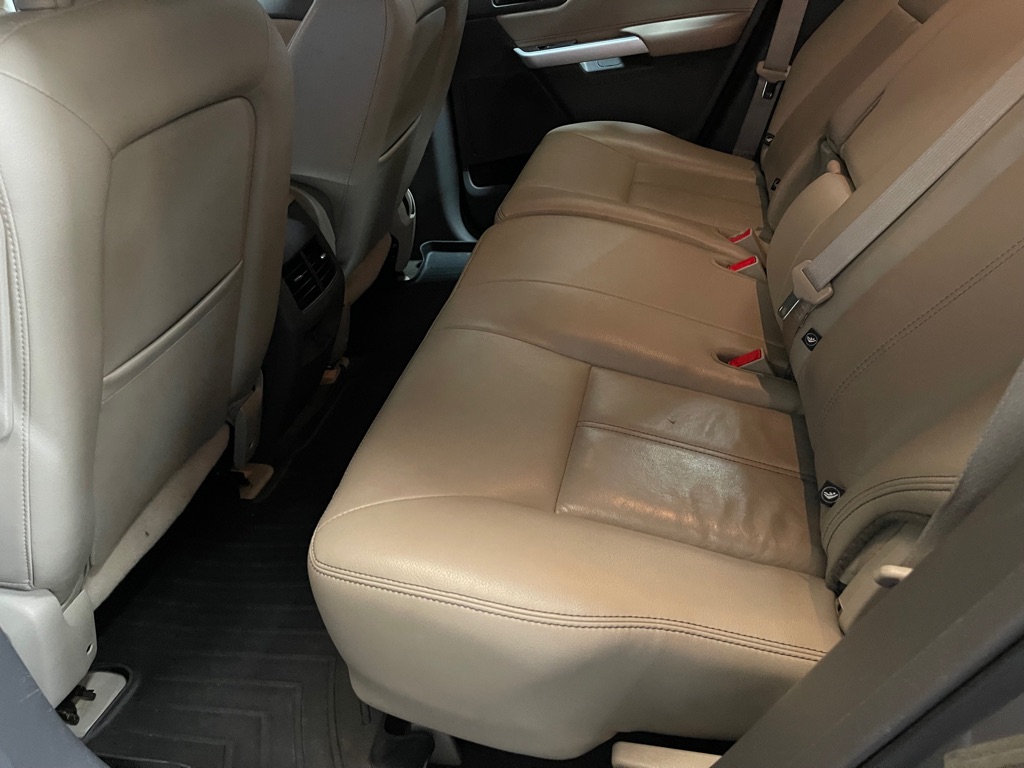 Photo 18 of this FORD EDGE
