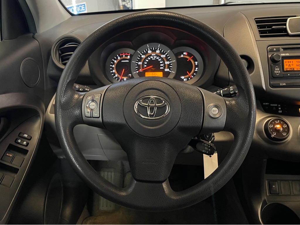 Photo 12 of this TOYOTA RAV4