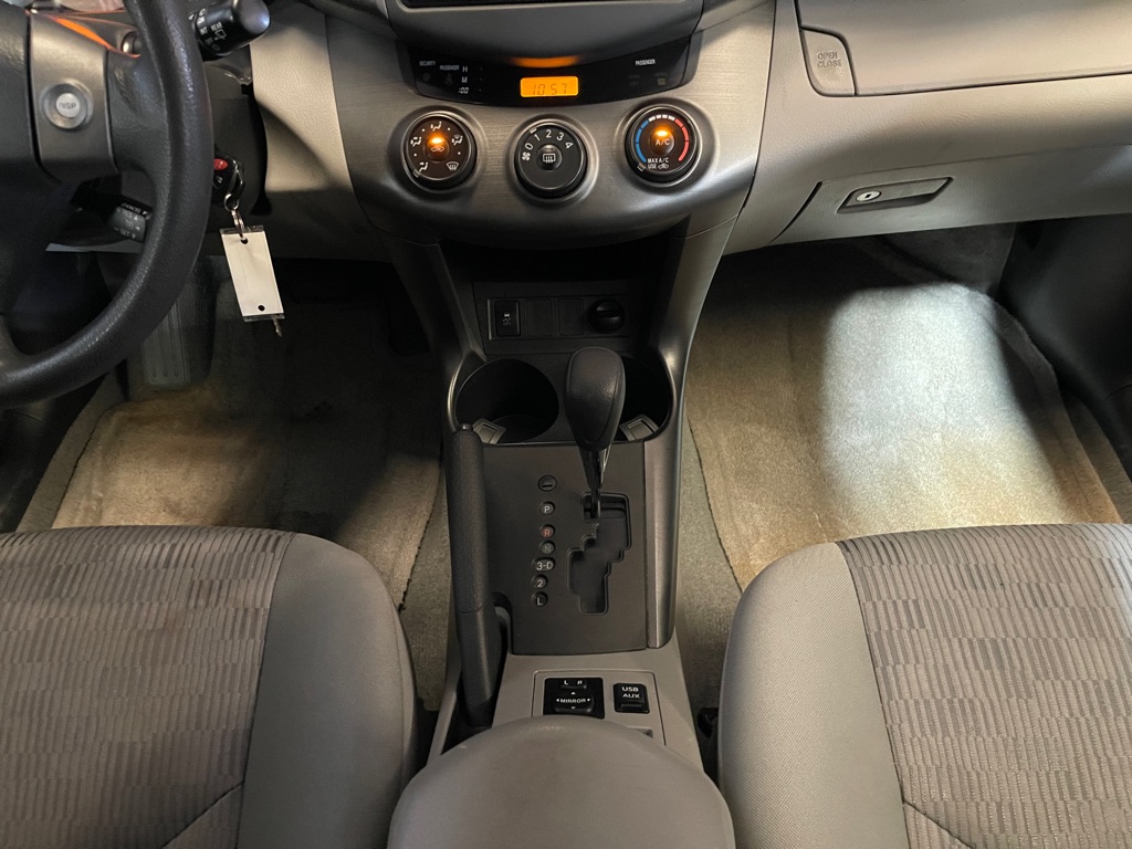 Photo 14 of this TOYOTA RAV4
