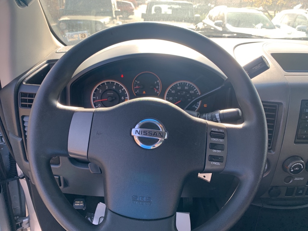 Photo 14 of this NISSAN TITAN