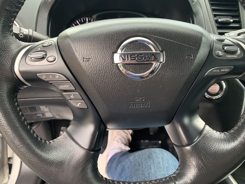 Photo 16 of this NISSAN PATHFINDER
