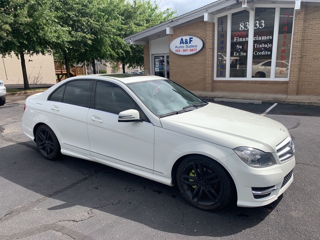 Photo 16 of this MERCEDES-BENZ C-CLASS