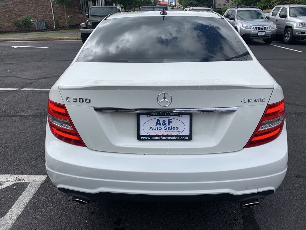 Photo 15 of this MERCEDES-BENZ C-CLASS