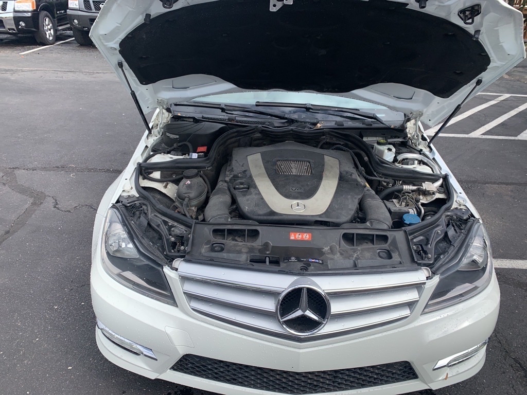 Photo 3 of this MERCEDES-BENZ C-CLASS