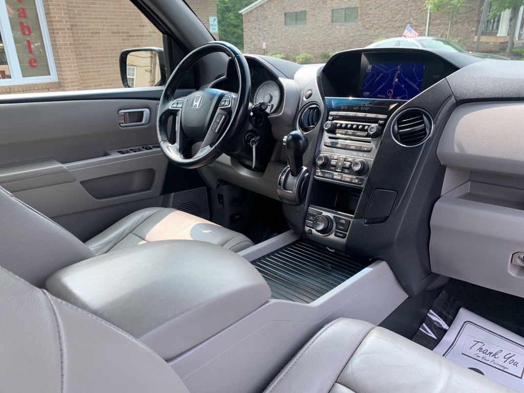 Photo 14 of this HONDA PILOT
