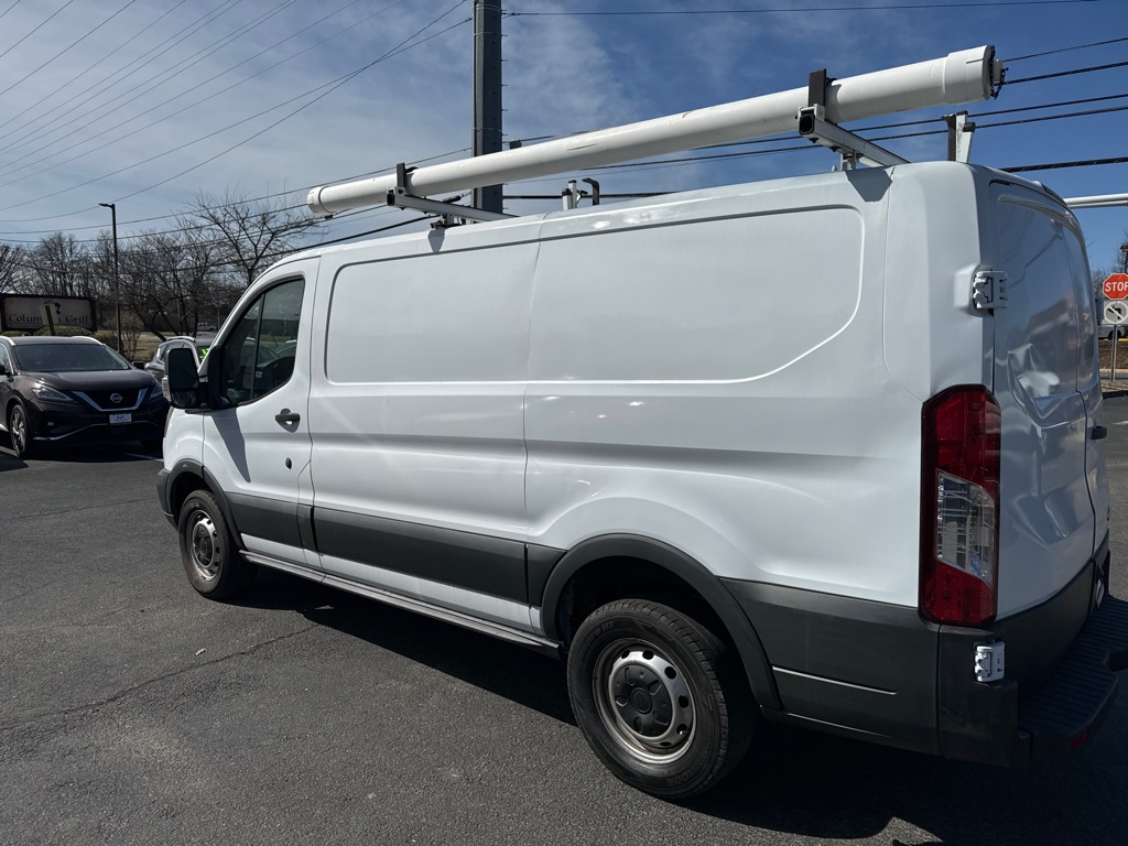 Photo 5 of this FORD TRANSIT
