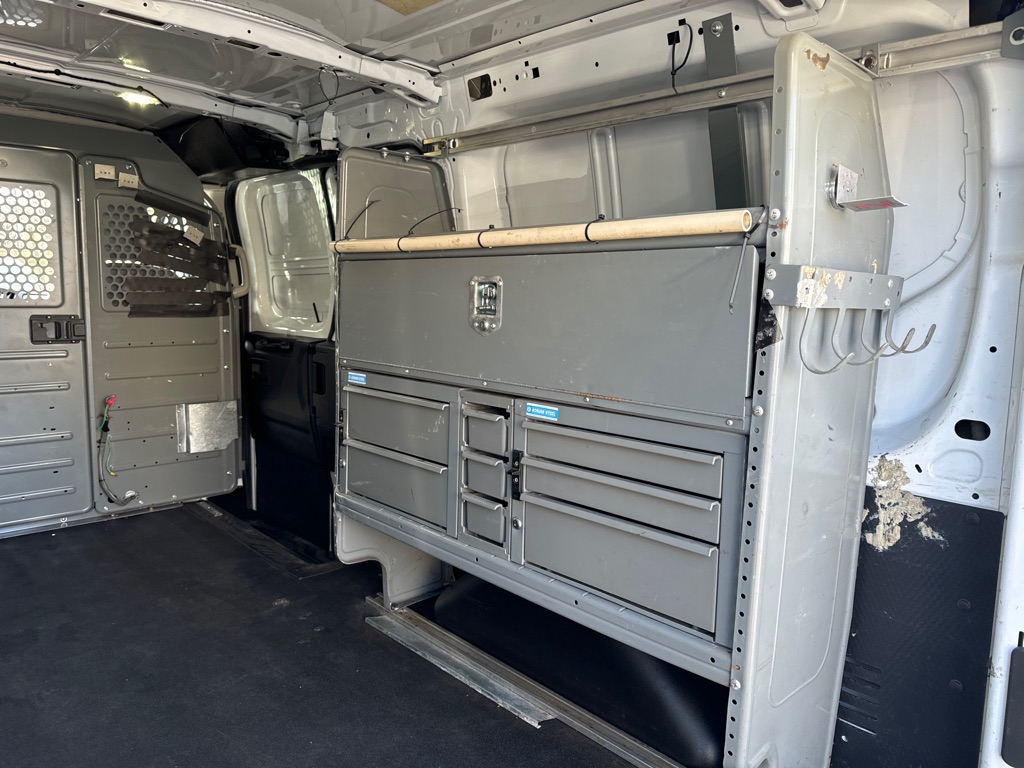Photo 8 of this FORD TRANSIT