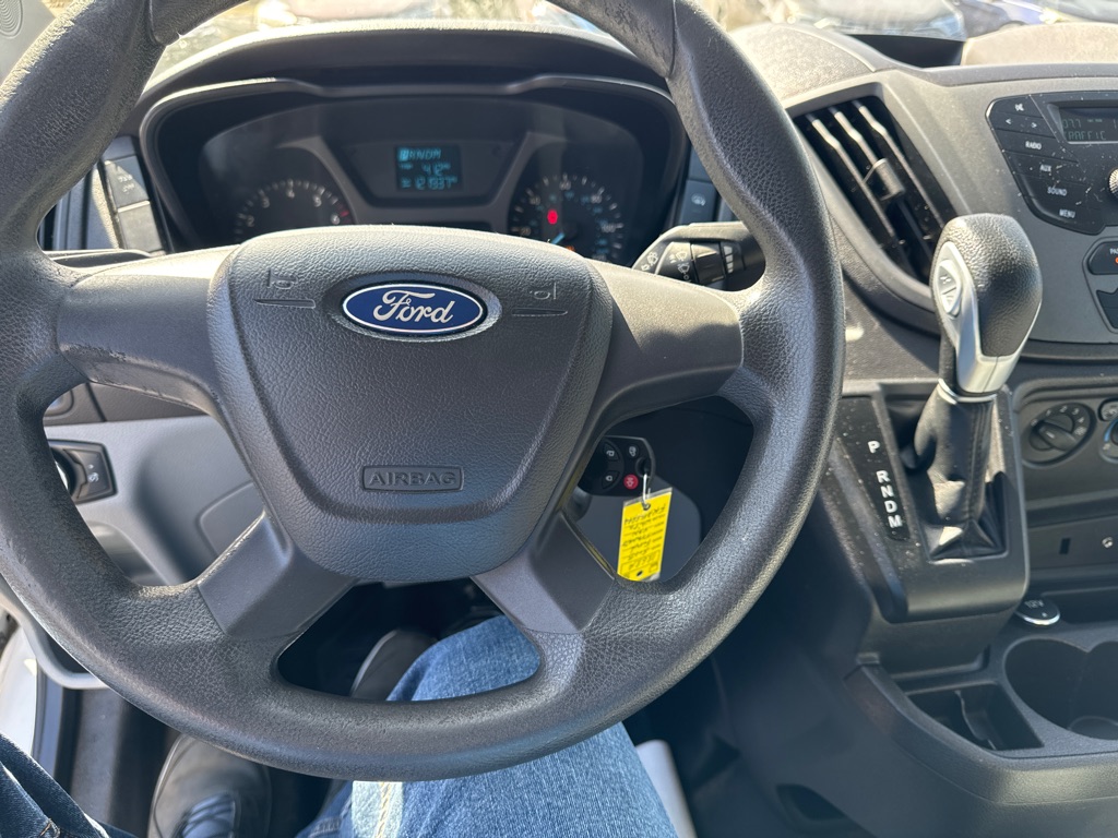 Photo 18 of this FORD TRANSIT