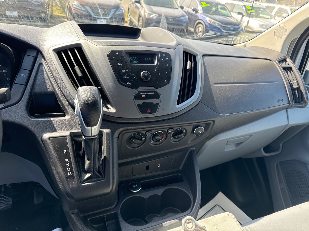 Photo 19 of this FORD TRANSIT