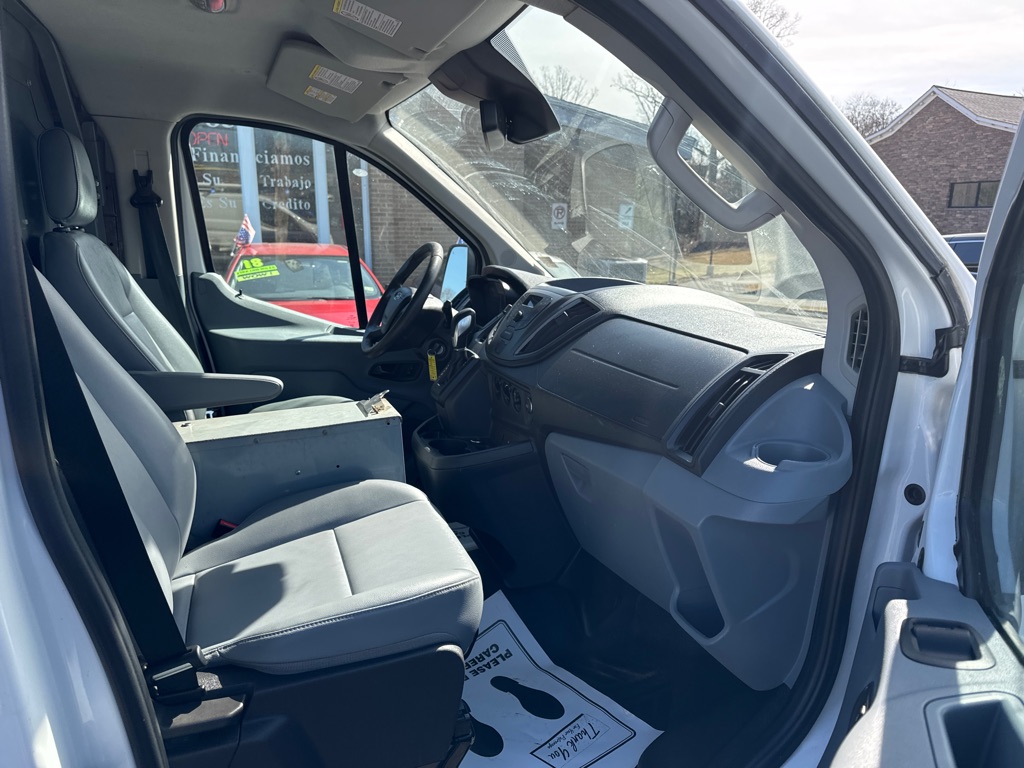 Photo 16 of this FORD TRANSIT