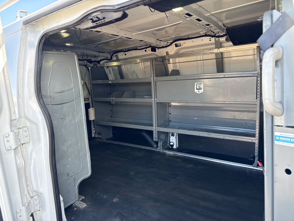 Photo 14 of this FORD TRANSIT