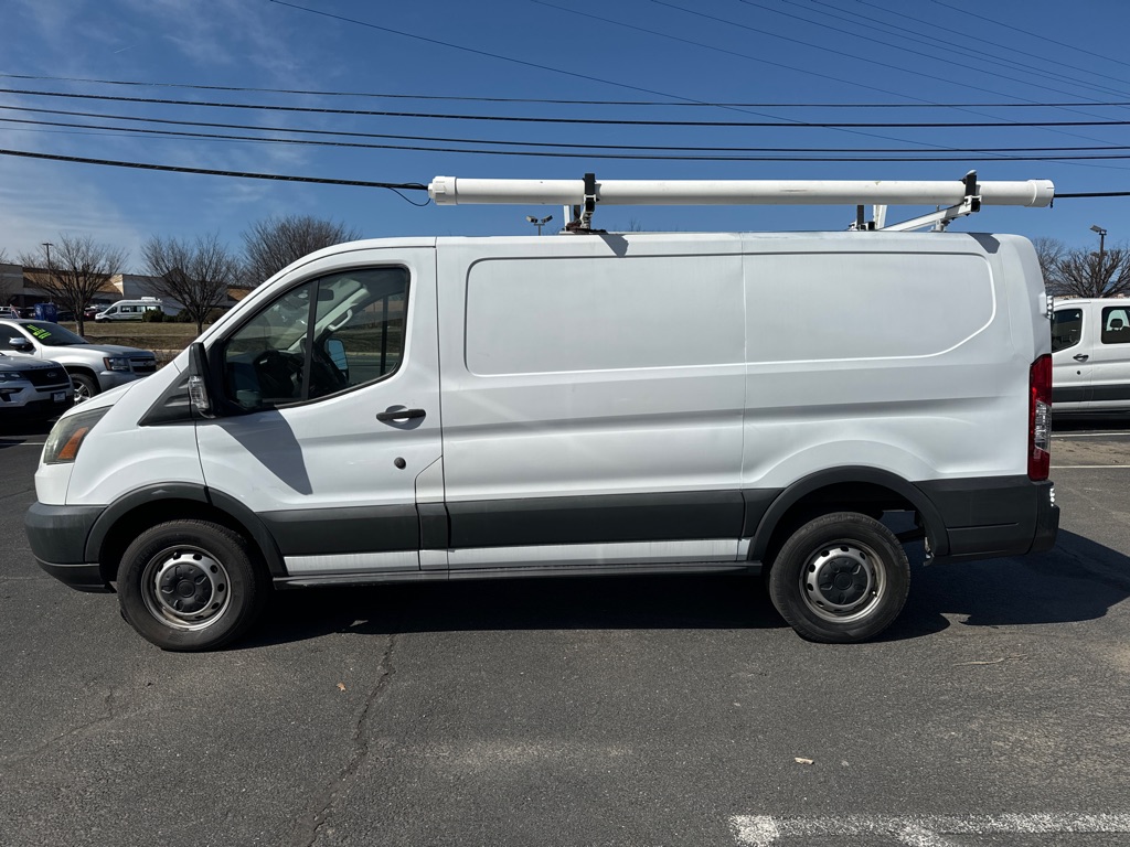 Photo 4 of this FORD TRANSIT
