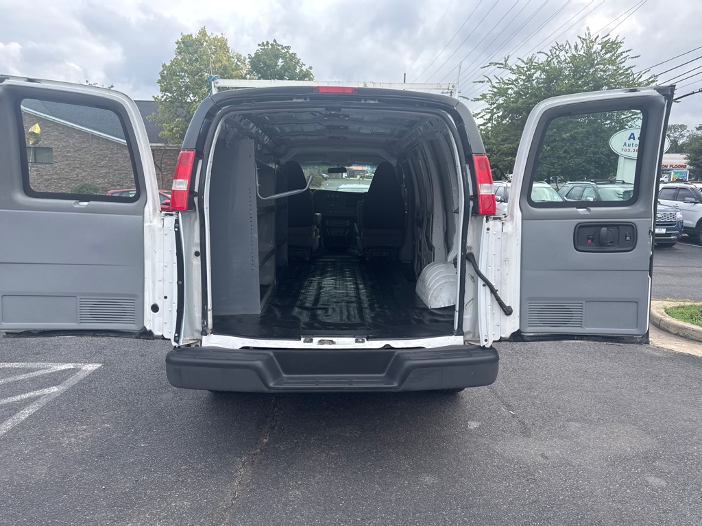 Photo 14 of this CHEVROLET EXPRESS G2500