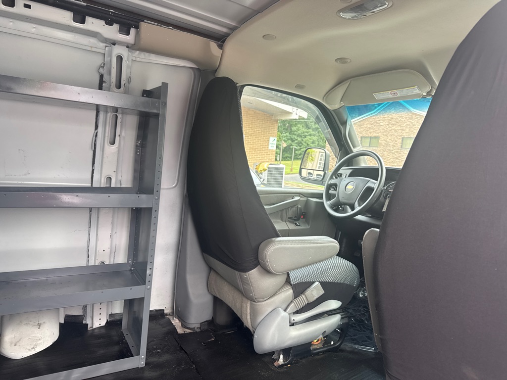 Photo 11 of this CHEVROLET EXPRESS G2500