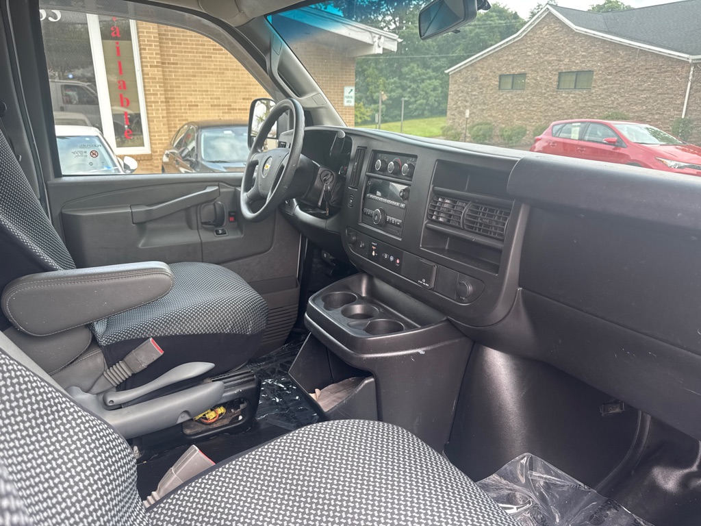 Photo 9 of this CHEVROLET EXPRESS G2500