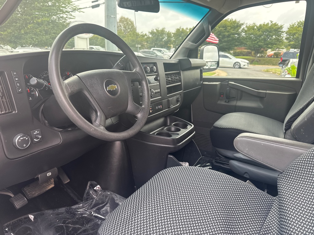 Photo 16 of this CHEVROLET EXPRESS G2500
