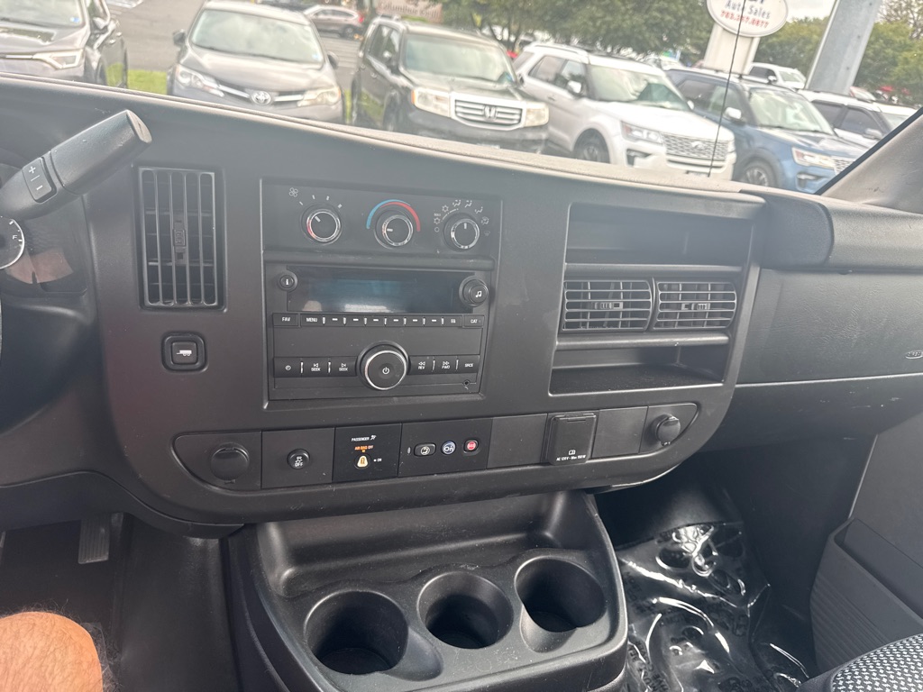 Photo 18 of this CHEVROLET EXPRESS G2500