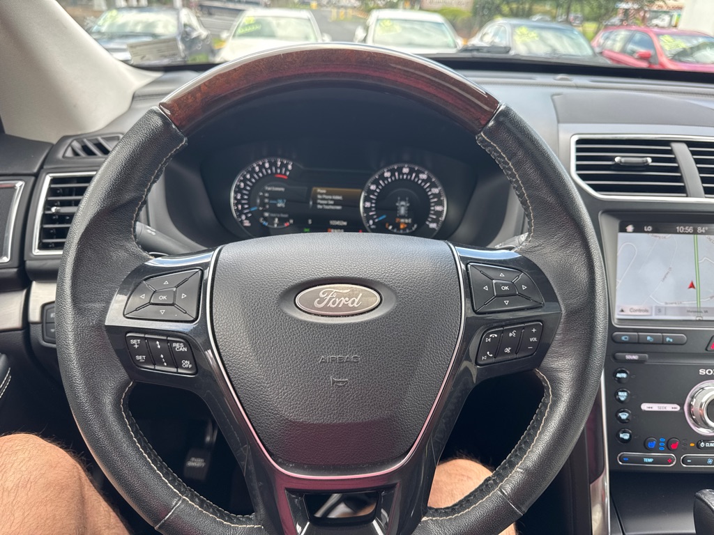 Photo 18 of this FORD EXPLORER