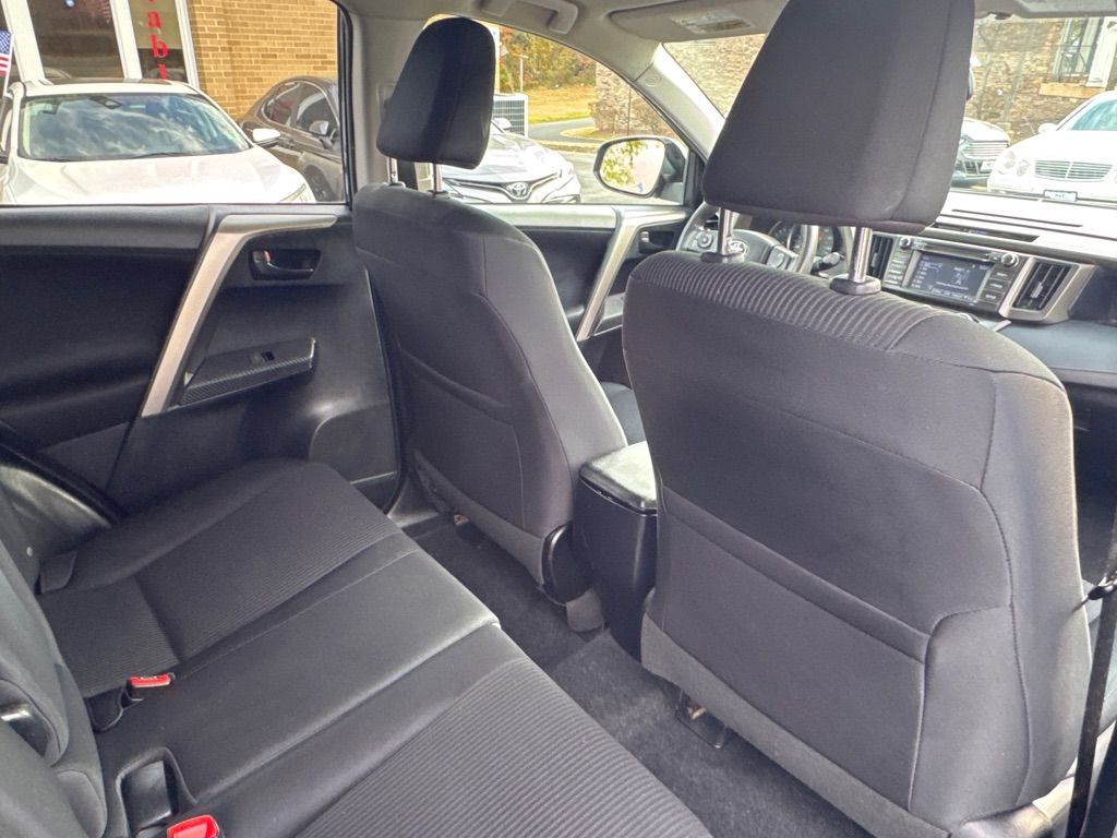 Photo 11 of this TOYOTA RAV4