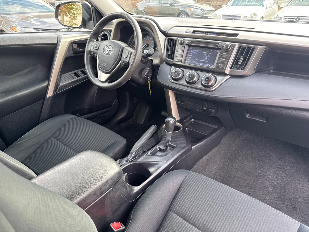 Photo 10 of this TOYOTA RAV4
