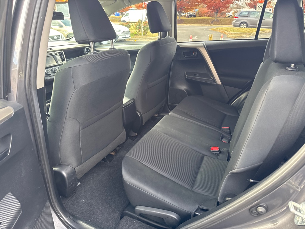 Photo 15 of this TOYOTA RAV4