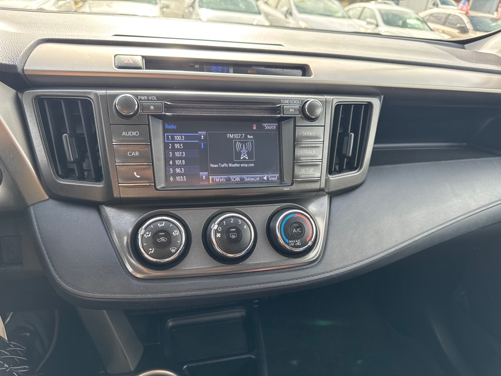 Photo 18 of this TOYOTA RAV4