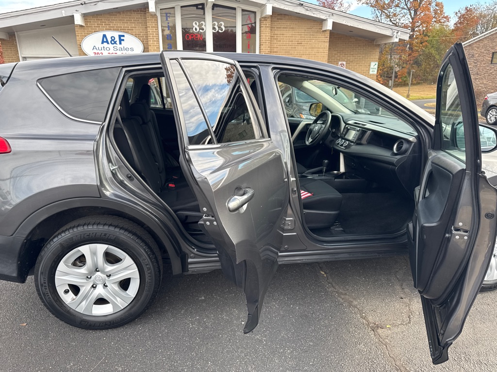 Photo 12 of this TOYOTA RAV4