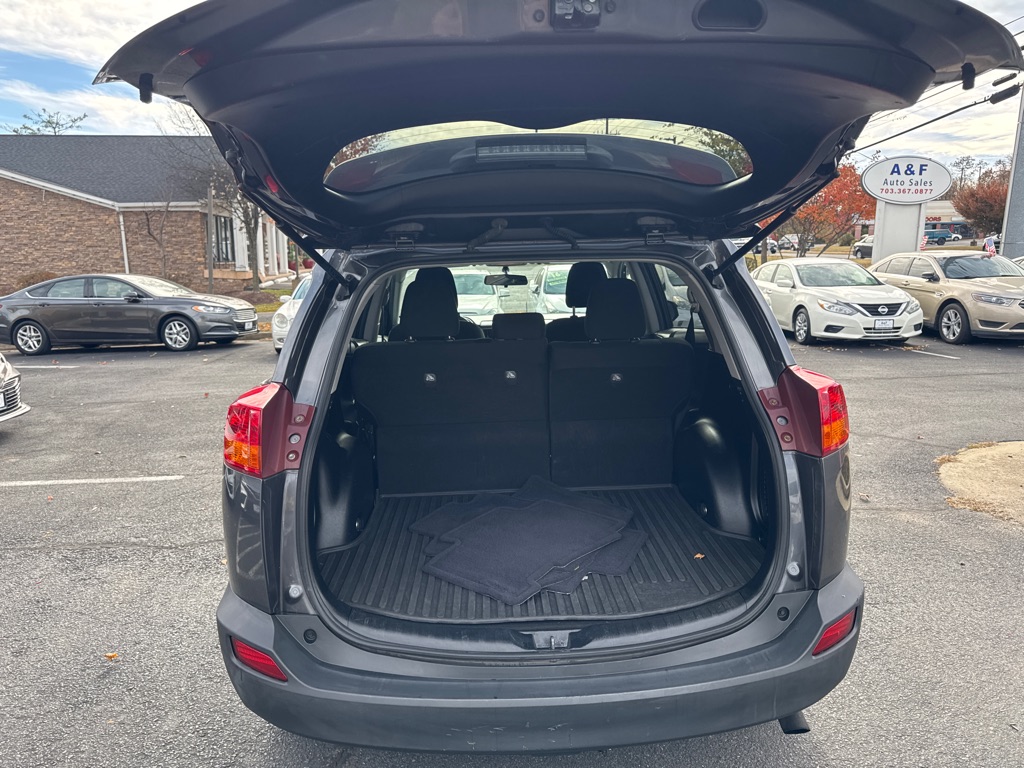 Photo 13 of this TOYOTA RAV4