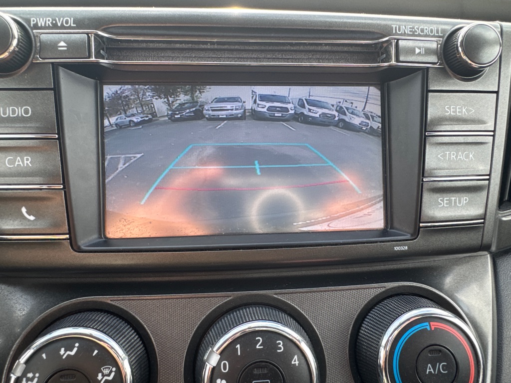 Photo 19 of this TOYOTA RAV4