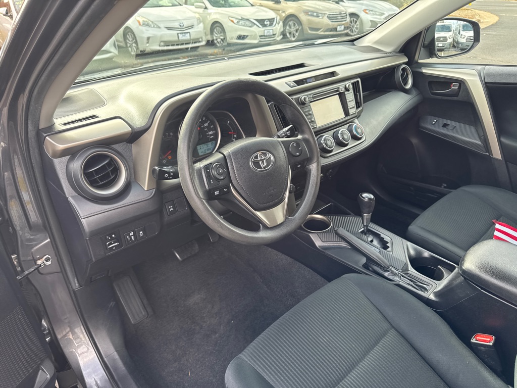 Photo 16 of this TOYOTA RAV4
