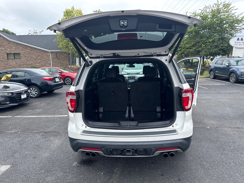 Photo 15 of this FORD EXPLORER