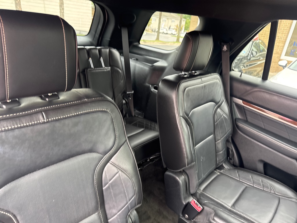 Photo 13 of this FORD EXPLORER