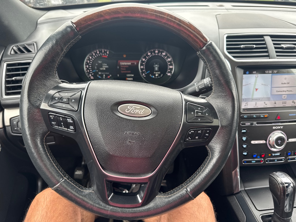 Photo 23 of this FORD EXPLORER