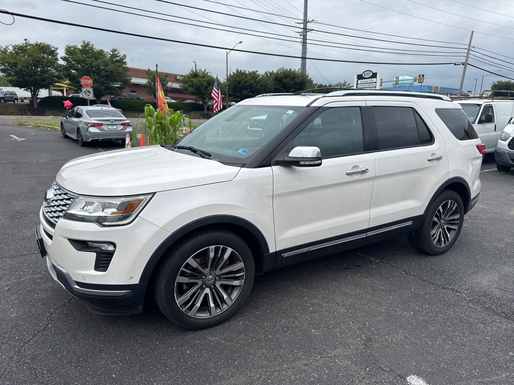 Photo 3 of this FORD EXPLORER