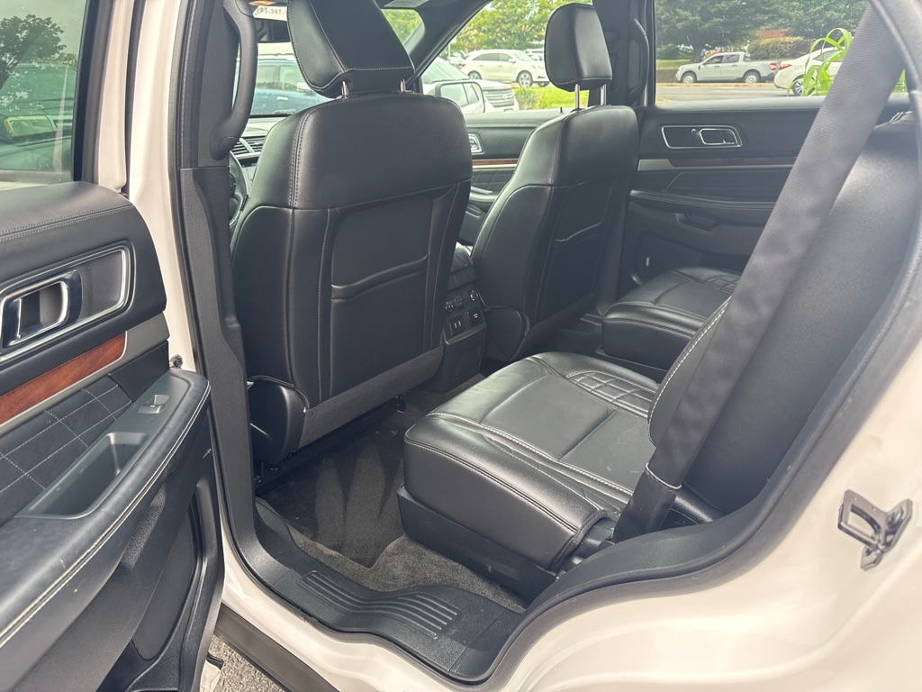 Photo 21 of this FORD EXPLORER