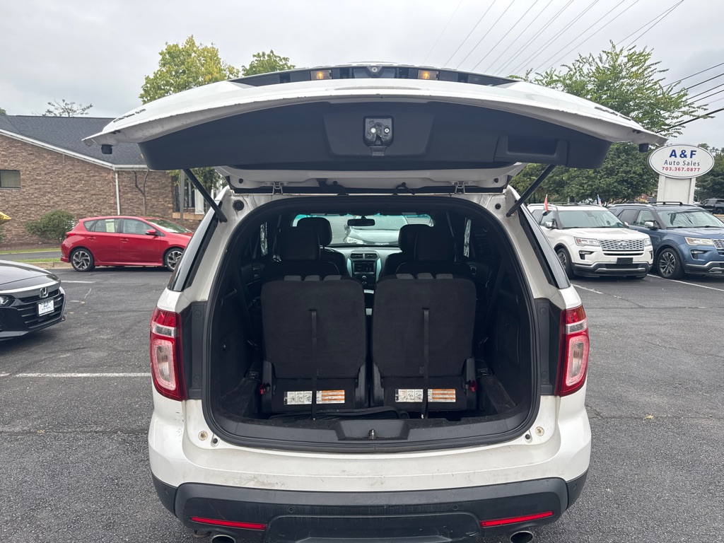 Photo 12 of this FORD EXPLORER