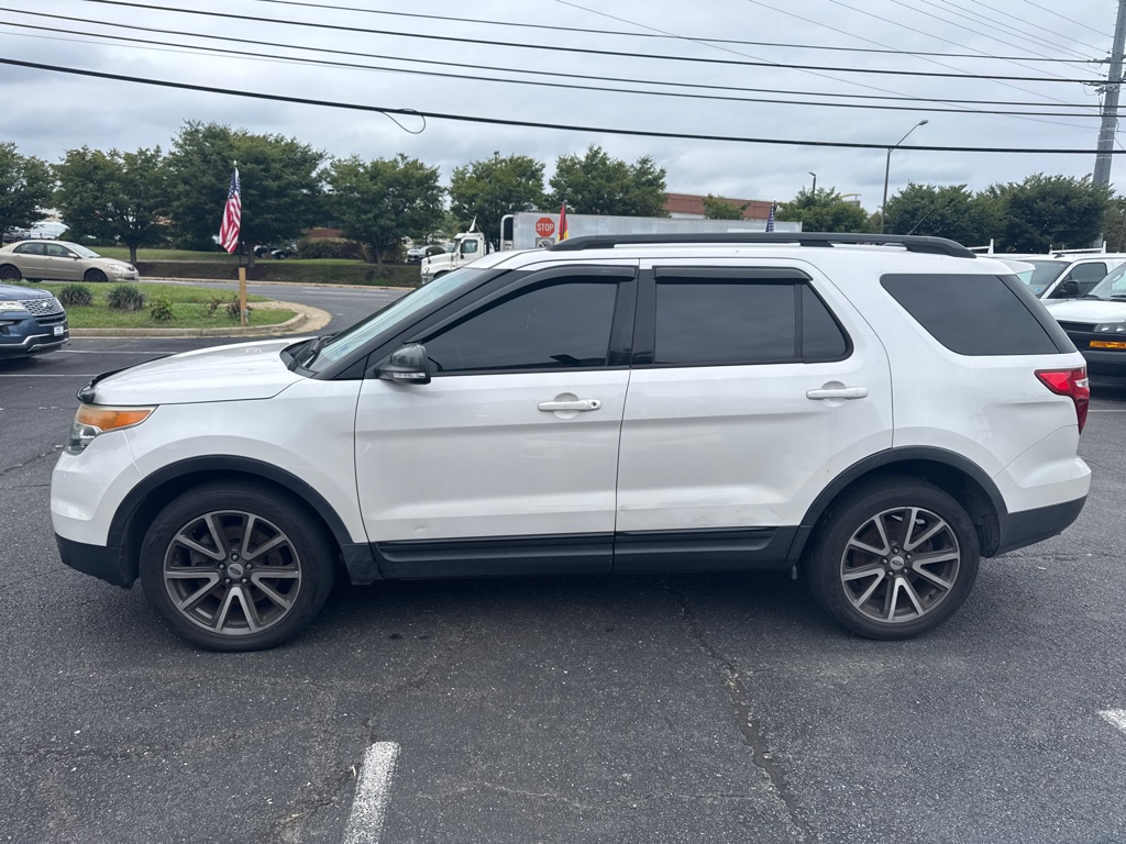 Photo 4 of this FORD EXPLORER