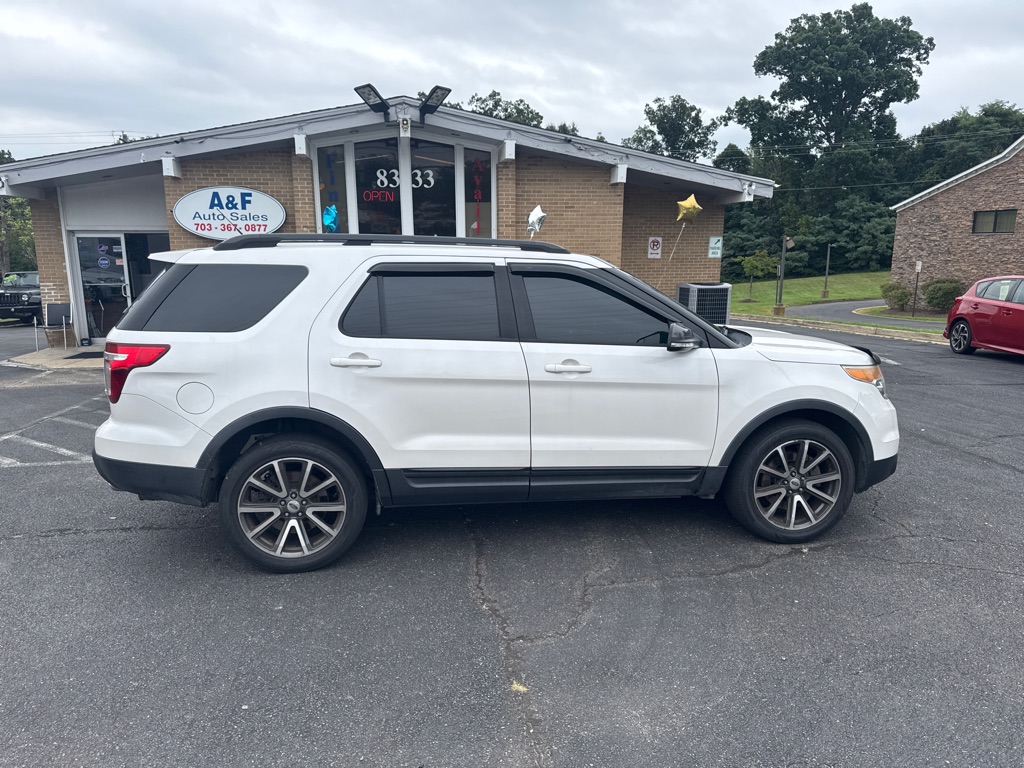 Photo 8 of this FORD EXPLORER