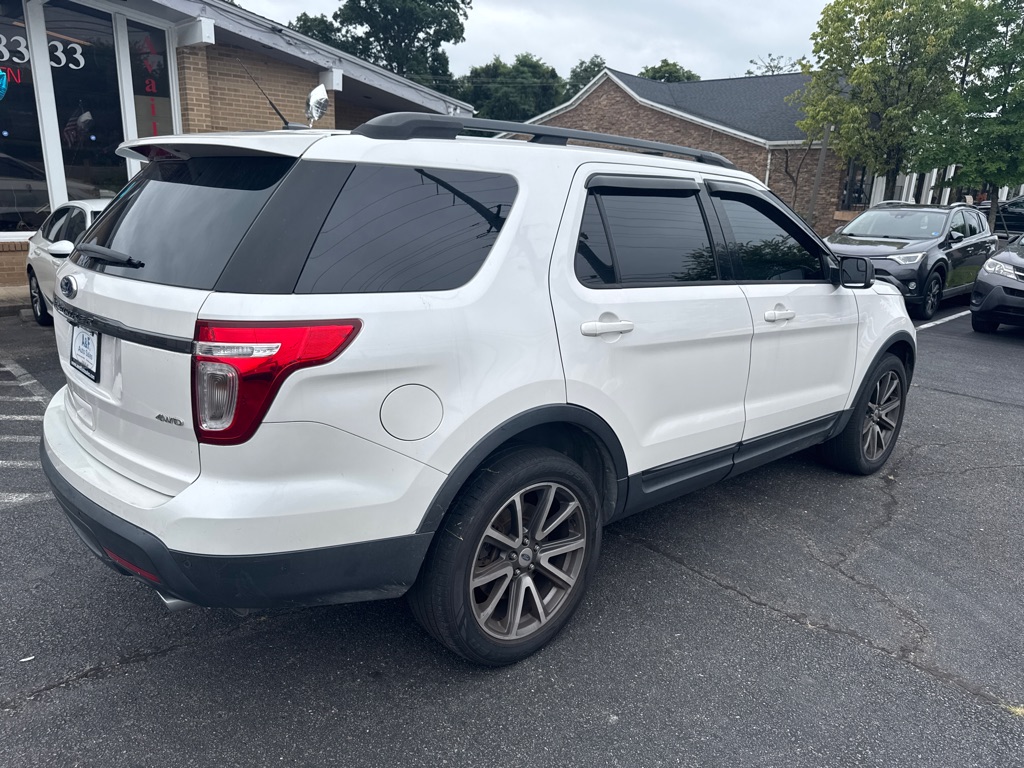 Photo 7 of this FORD EXPLORER