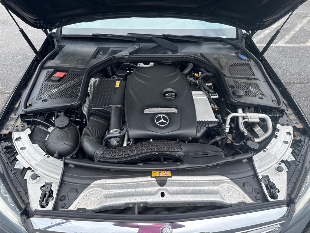 Photo 21 of this MERCEDES-BENZ C-CLASS