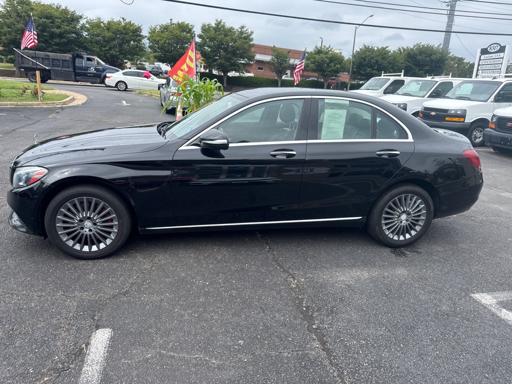 Photo 4 of this MERCEDES-BENZ C-CLASS