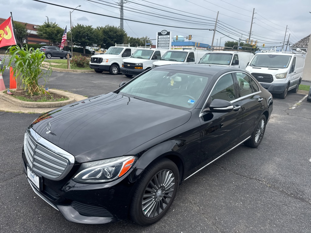 Photo 3 of this MERCEDES-BENZ C-CLASS